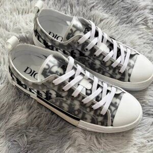 Dior B23 Low Top Sneaker White and Black Oblique Canvas